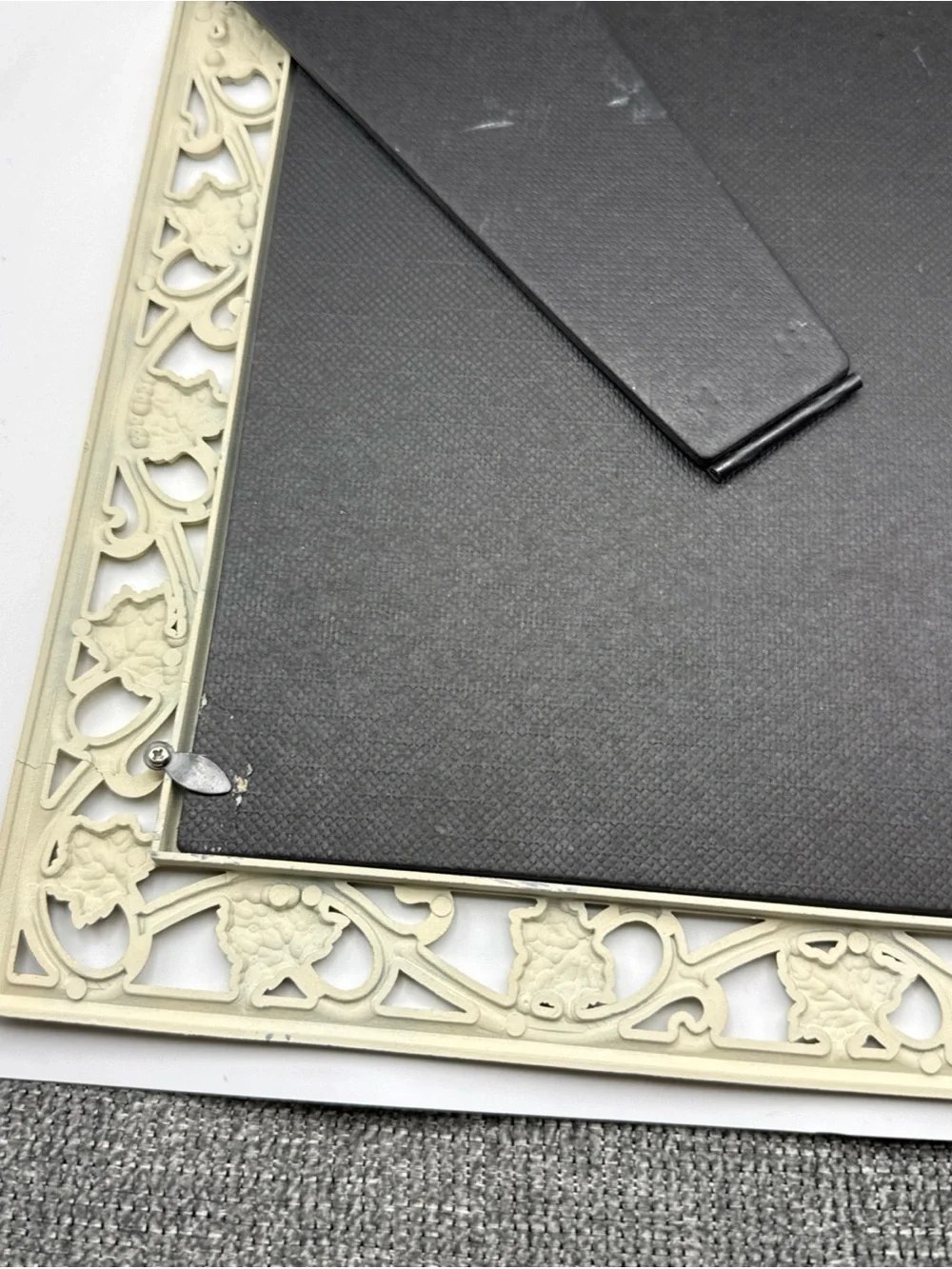 Vintage Filigree Leaf Picture Photo Frame 8x10 Cream Gold Metal Ornate